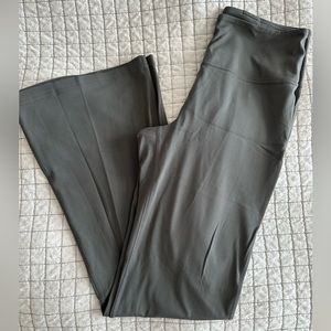 Lululemon | flare pants | size 10